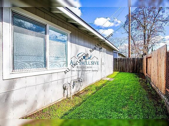 4th image of 4242 76th St