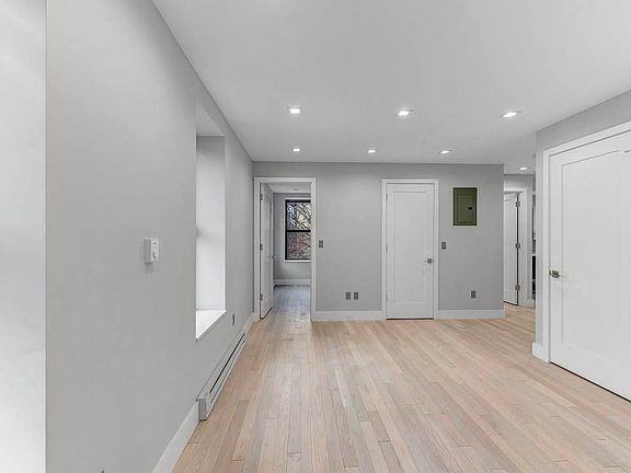 4th image of 303 E 4th St APT 2B