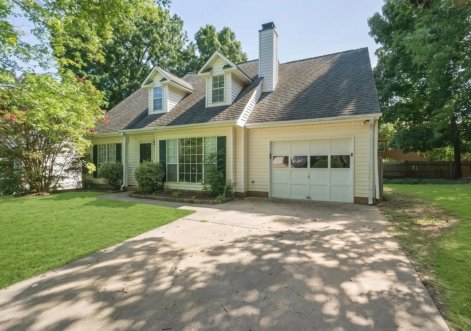 Newly renovated 3Bd 2.5bath SFH in Chadbury Concord — Photo 1
