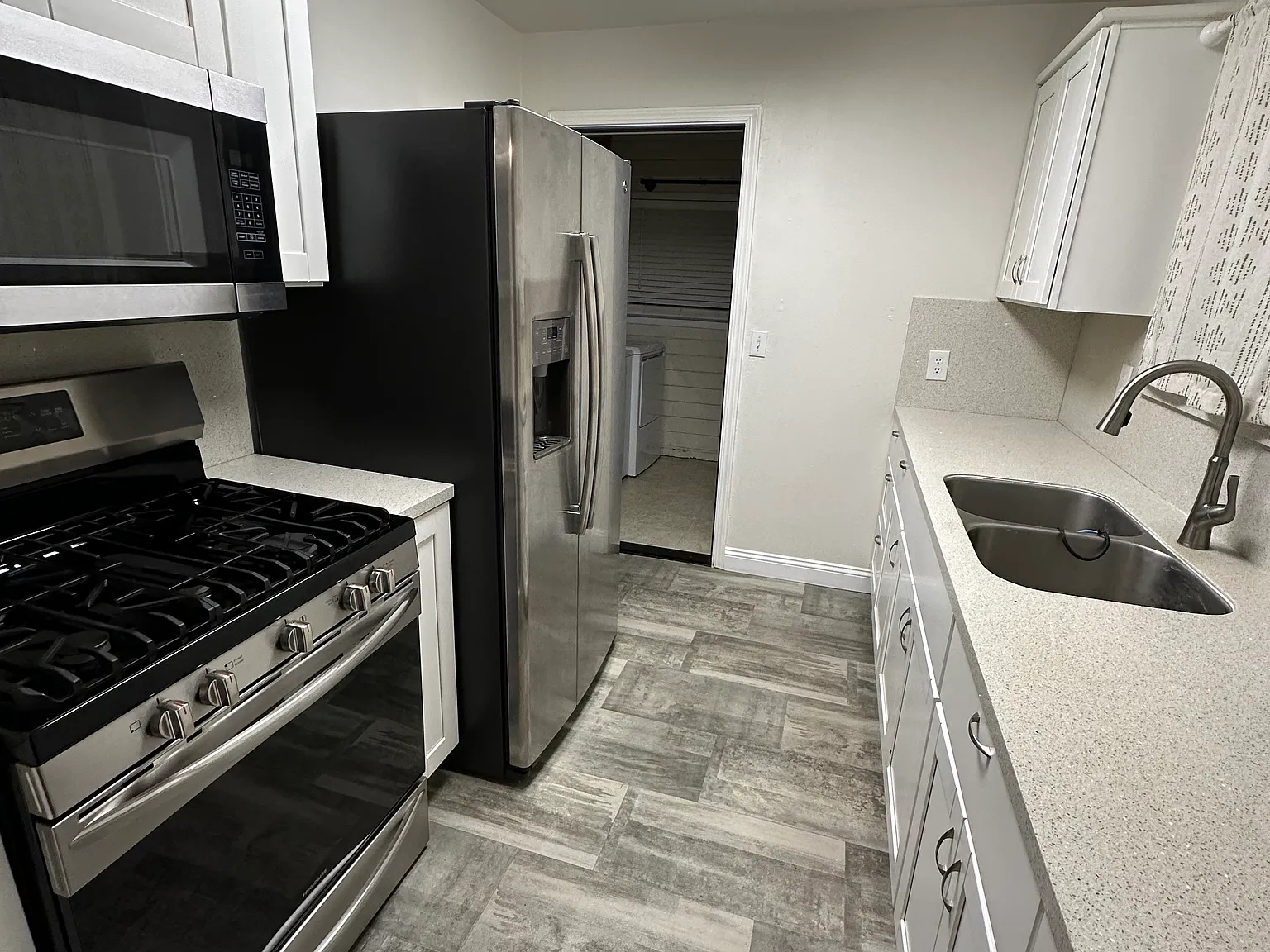 2 bed, 850 sqft, $1,500 — Photo 3