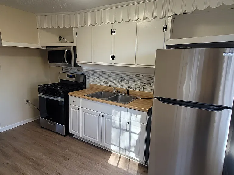 416 Cedar Dr — Photo 3