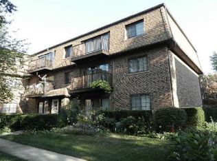 404 W Kensington Rd, Mount Prospect, IL 60056