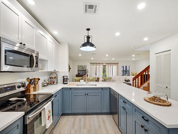 5th image of 5200 NE 14th Way #404