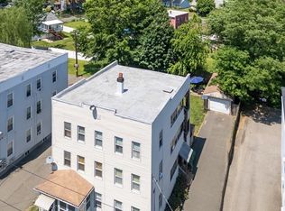 26 Artisan St, Chicopee, MA 01013