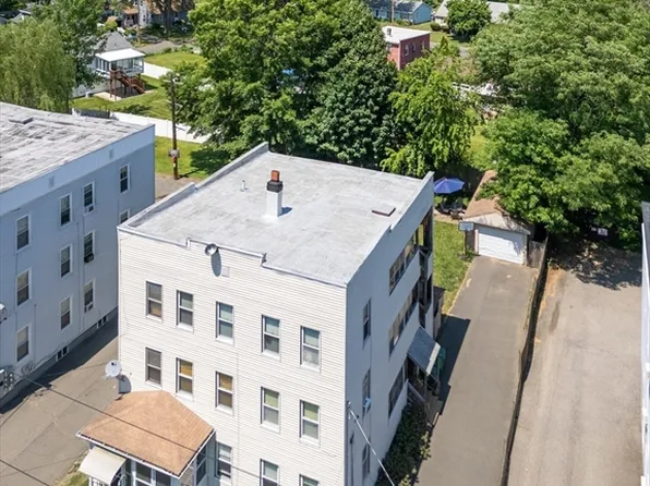 26 Artisan St, Chicopee, MA 01013