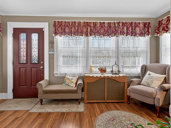 4th image of 44 Remsen Street