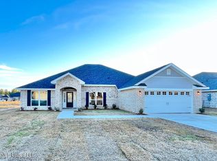 6211 Diamond Ln, Biloxi, MS 39532