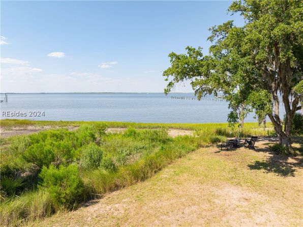 83 Coosaw River Dr, Beaufort, SC 29907