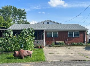 311 Meadowood Rd, Louisville, KY 40229