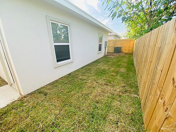 3rd image of 3813 Bella Costa Dr #4