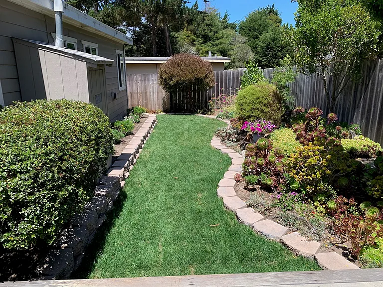 707 Crocker Ave — Photo 4