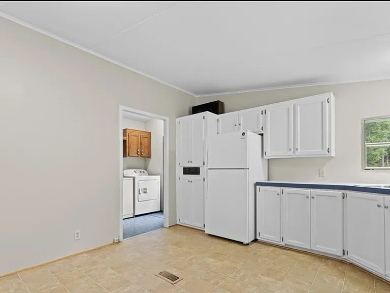 1773 Baldwin Ln — Photo 4