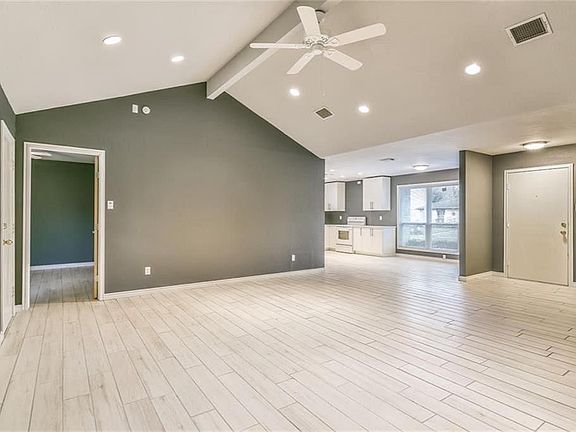 3rd image of 10427 Eagle Glen Dr