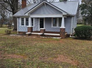 617 Cedar St, Eden, NC 27288