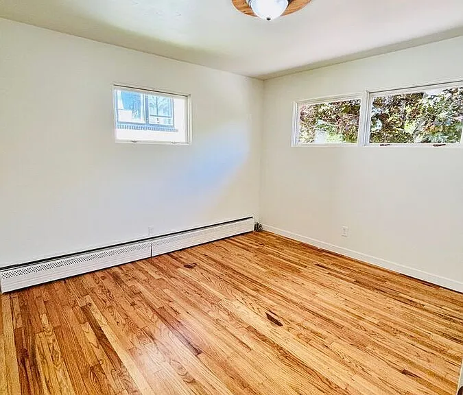 416 Clarke St — Photo 5