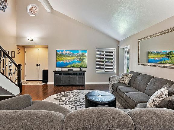 3rd image of 109 Corinne Dr