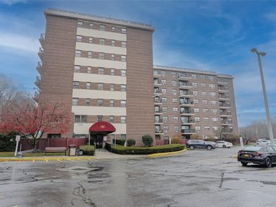 100 Diplomat Drive #8M, Mount Kisco, NY, 10549