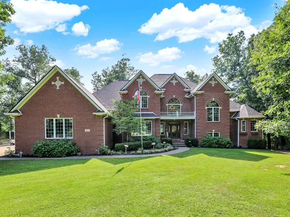 3215 Kestrel Ct, Martinsville, IN 46151