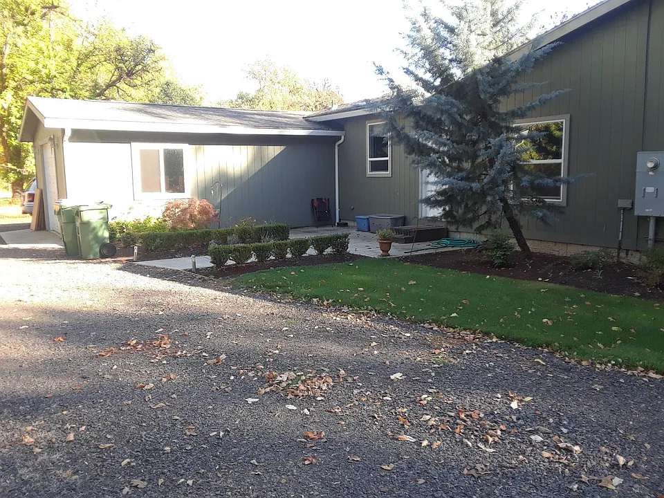 Entrance to rental, garage not included.