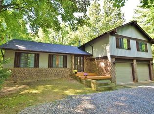 11324 White Lake Rd, Fenton, MI 48430