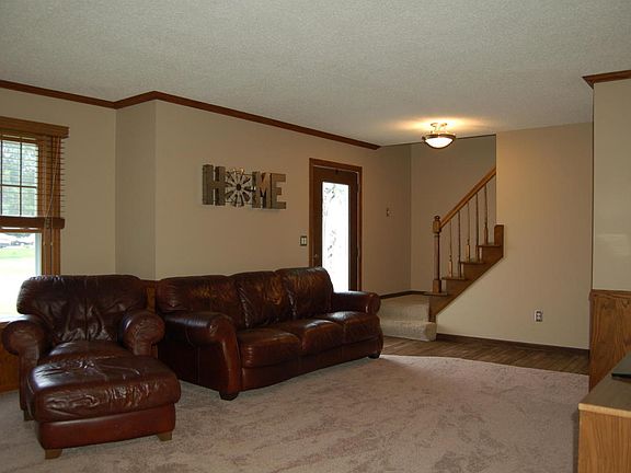 3rd image of 4376 Glen Hollow Dr