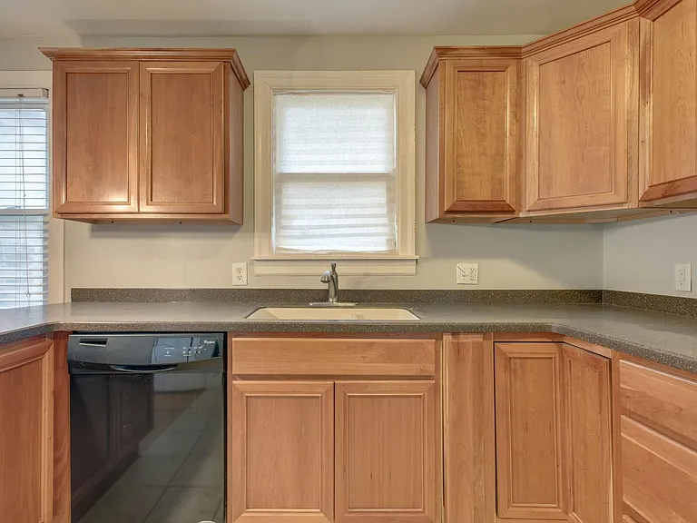 1812 Hillside Ave — Photo 14