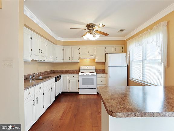 5th image of 17915 Golf View Dr
