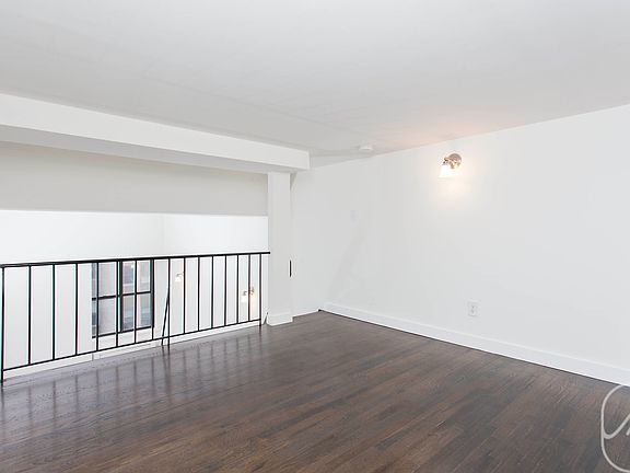 3rd image of 27 W 16th St APT 5F