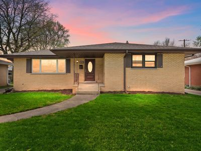 218 Lawndale Dr, Munster, IN, 46321