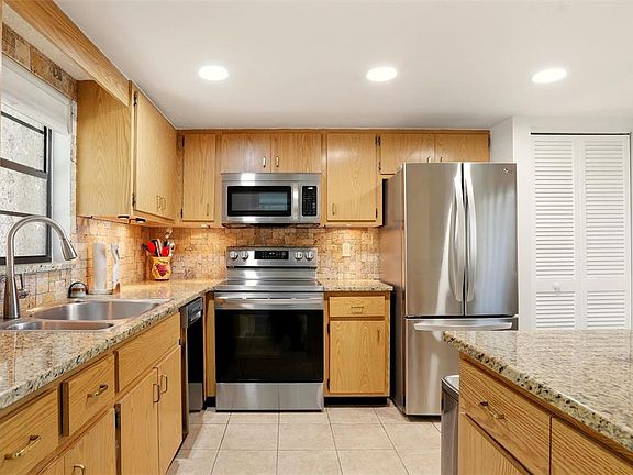 3rd image of 1400 1ST AVENUE W #203