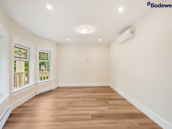 2 bedroom rental in Vancouver — photo 3