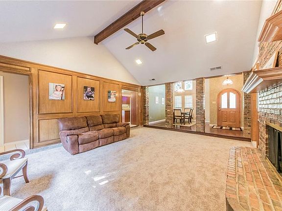 4th image of 4001 Windview Dr
