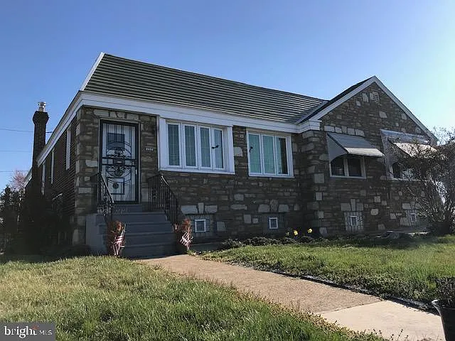 2801 Rhawn St photo 1