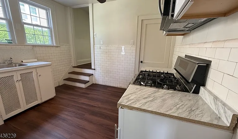 1126 Kensington Ave — Photo 7