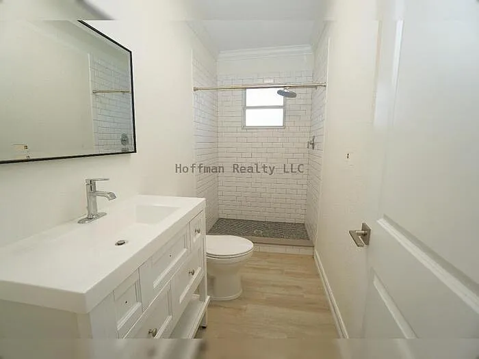 2511 W Fig St — Photo 9