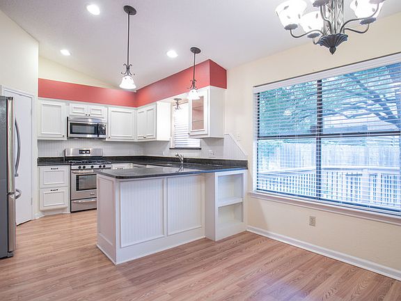 3rd image of 1413 Mulberry Way