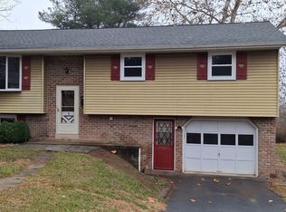12 Briarcliff Rd, Elizabethtown, PA 17022