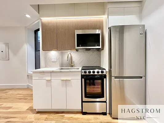 Rented by Hagstrom Management Inc | media 22