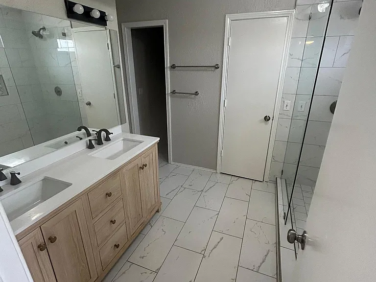 3425 Courtyard Cir — Photo 25