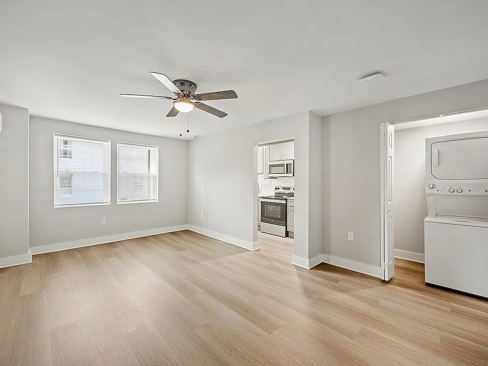 Renovated 1 Bedroom in 2621 Stuart Ave