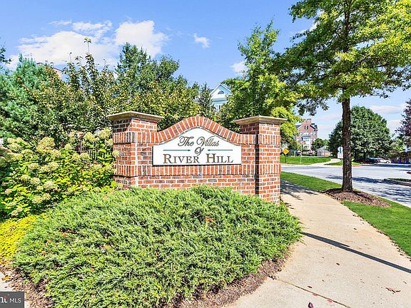 3rd image of 5800 Clipper Ct #301