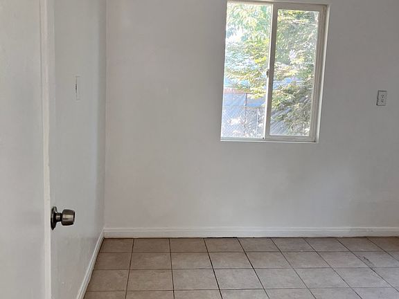 5th image of 2636 Lexington Ave #A