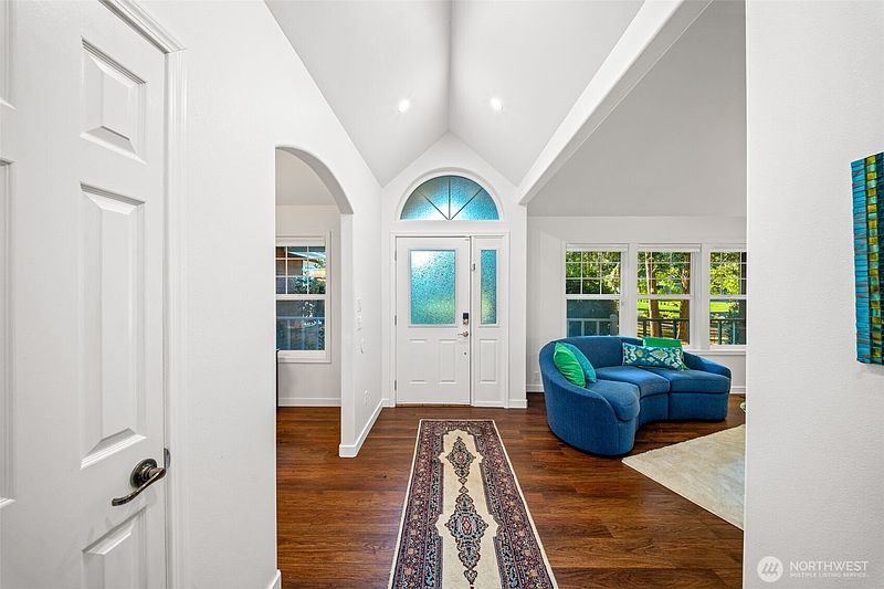 5th image of 15906 Lindsay Road SE