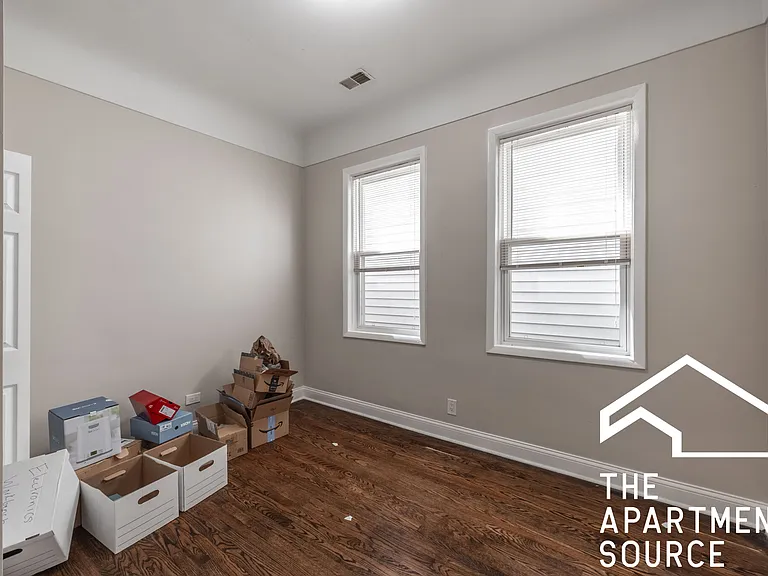 4842 N Seeley Ave — Photo 6