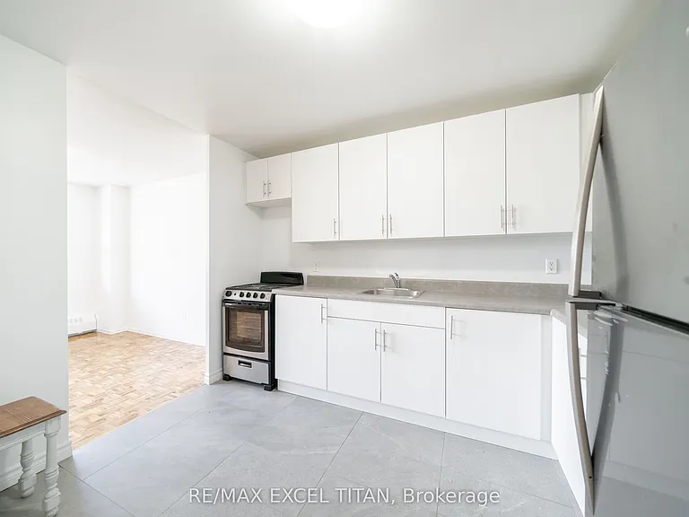 5 Glamorgan Ave #412 — Photo 9
