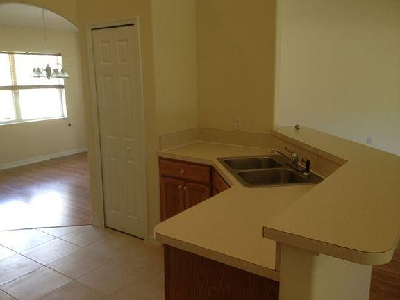 5th image of 380 11th Ln SW