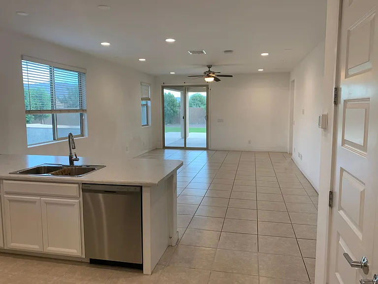 7514 S 22nd Ln — Photo 14