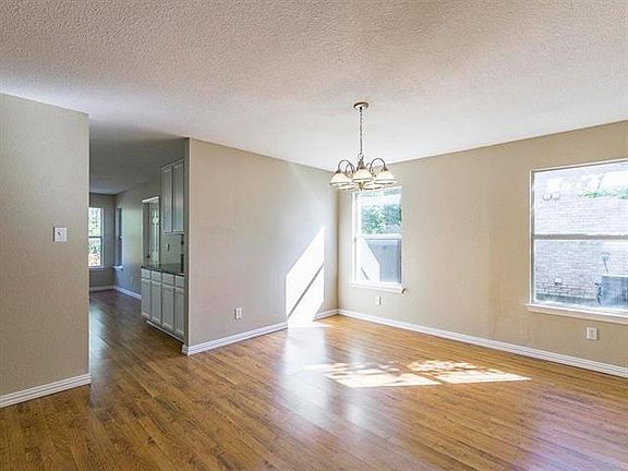 5th image of 2200 Collington Dr