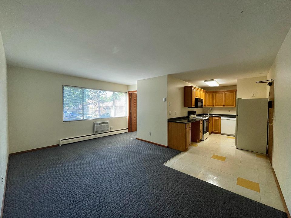 1st image of 840 18th Ave SE #103