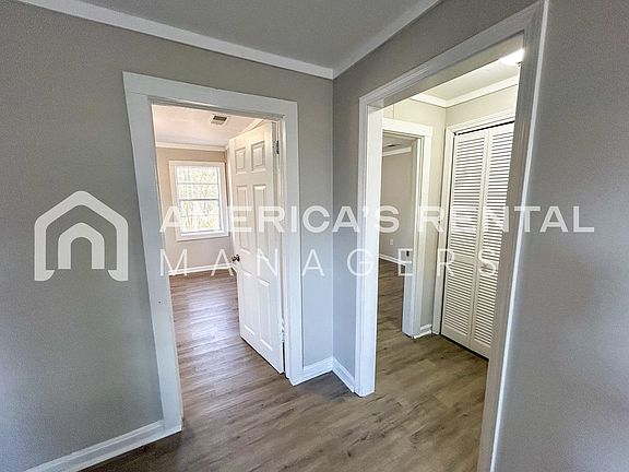 5th image of 3716 Main St